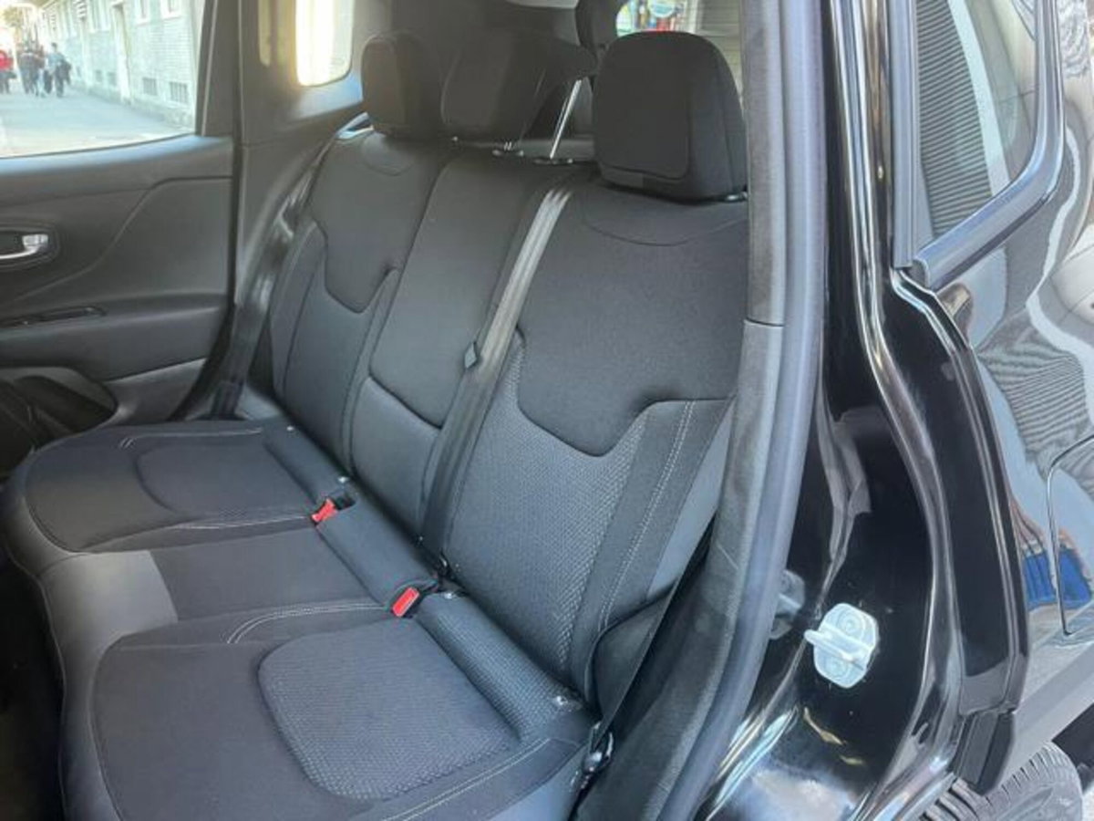 Jeep Renegade 1.3 T4 190CV PHEV 4xe AT6 Limited (16)
