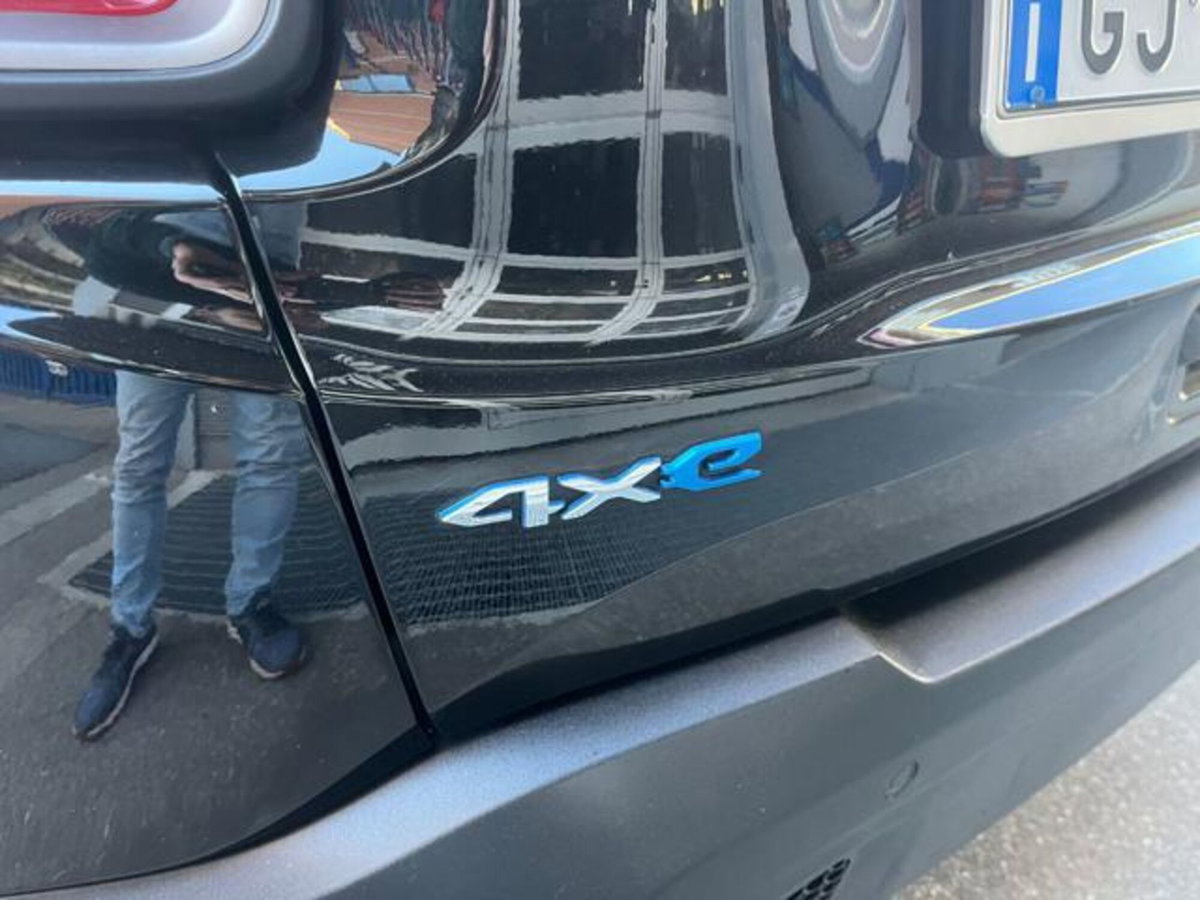 Jeep Renegade 1.3 T4 190CV PHEV 4xe AT6 Limited (9)