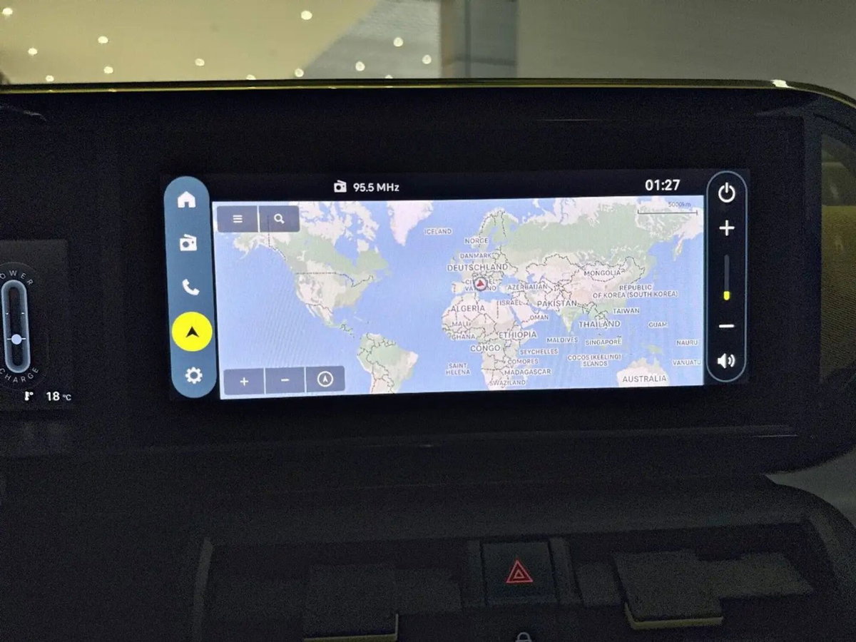 Fiat Grande Panda 44 kWh La Prima (8)