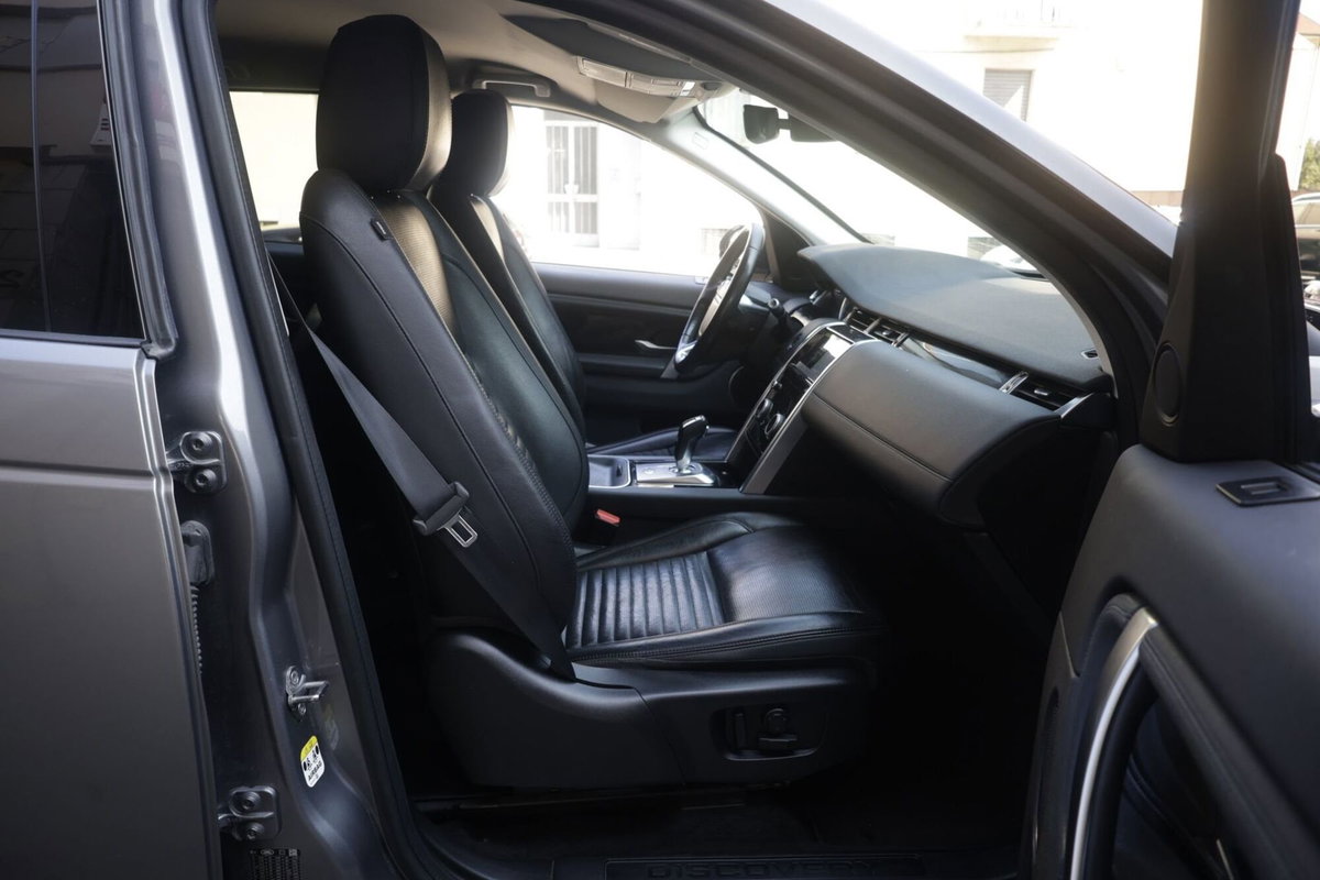 Land Rover Discovery Sport 2.0 TD4 150 CV HSE (10)