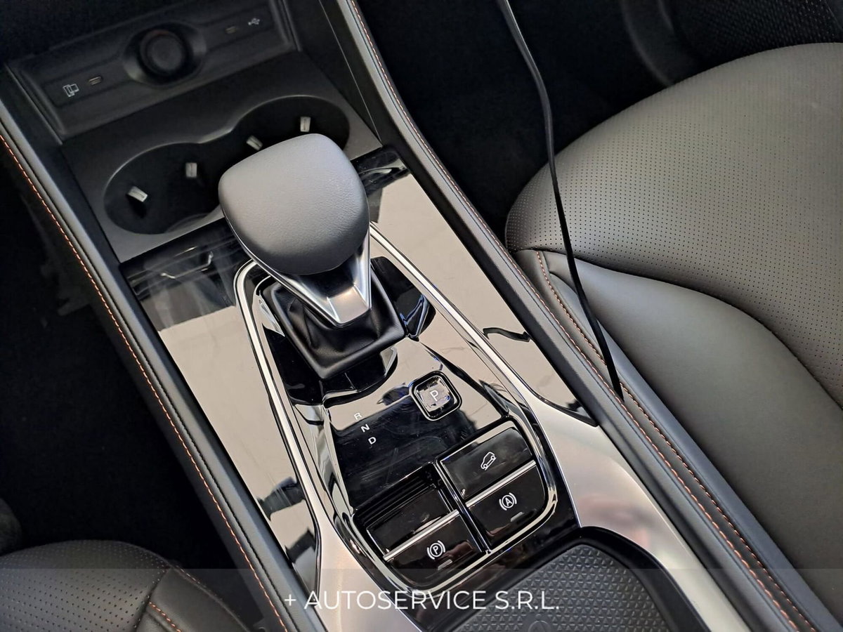 Mg HS 1.5 hybrid+ Luxury auto (14)