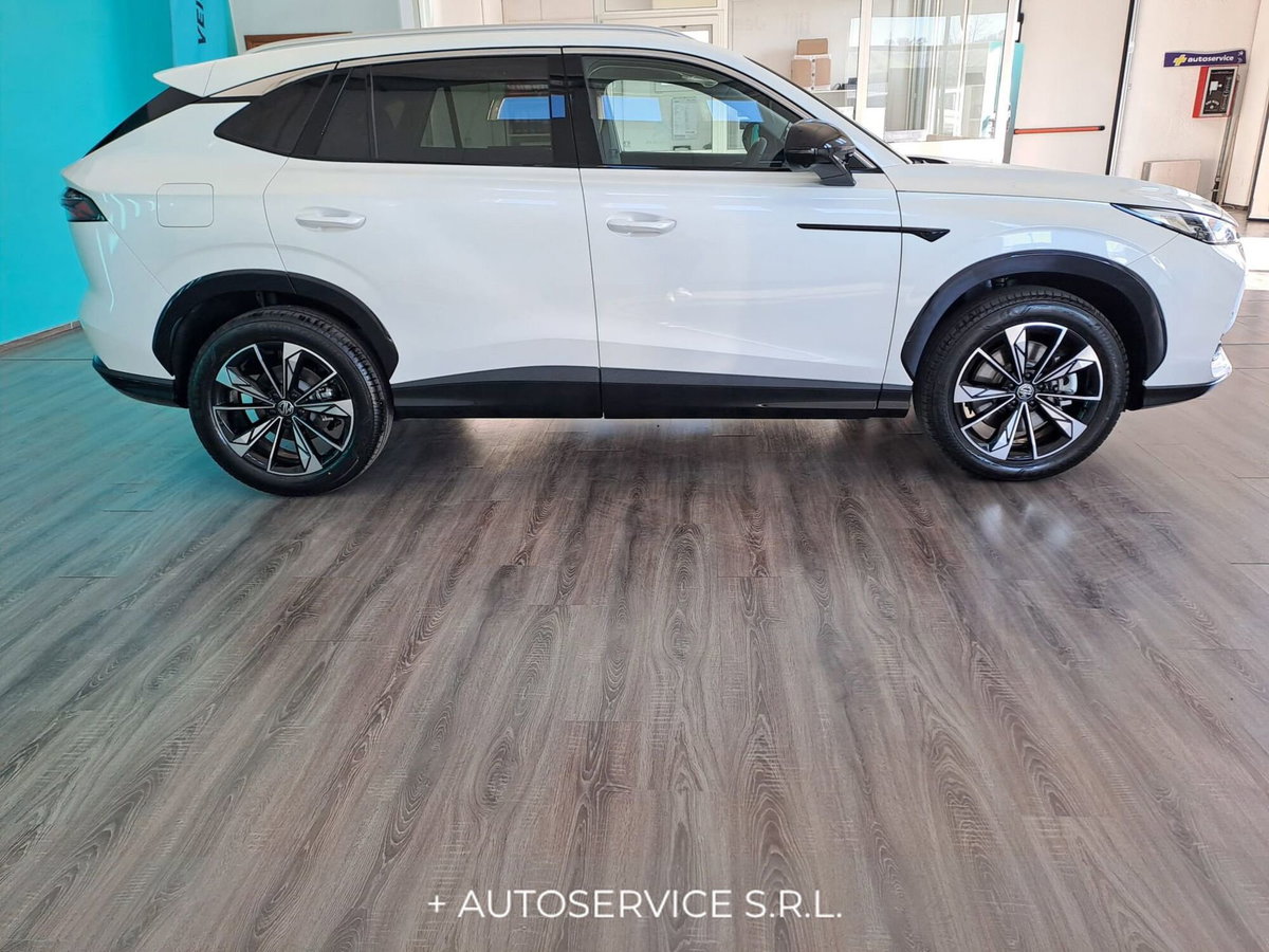 Mg HS 1.5 hybrid+ Luxury auto (4)