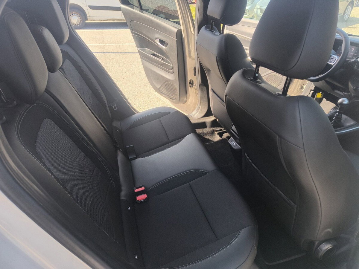 Jeep Avenger 1.2 turbo Summit fwd 100cv (12)