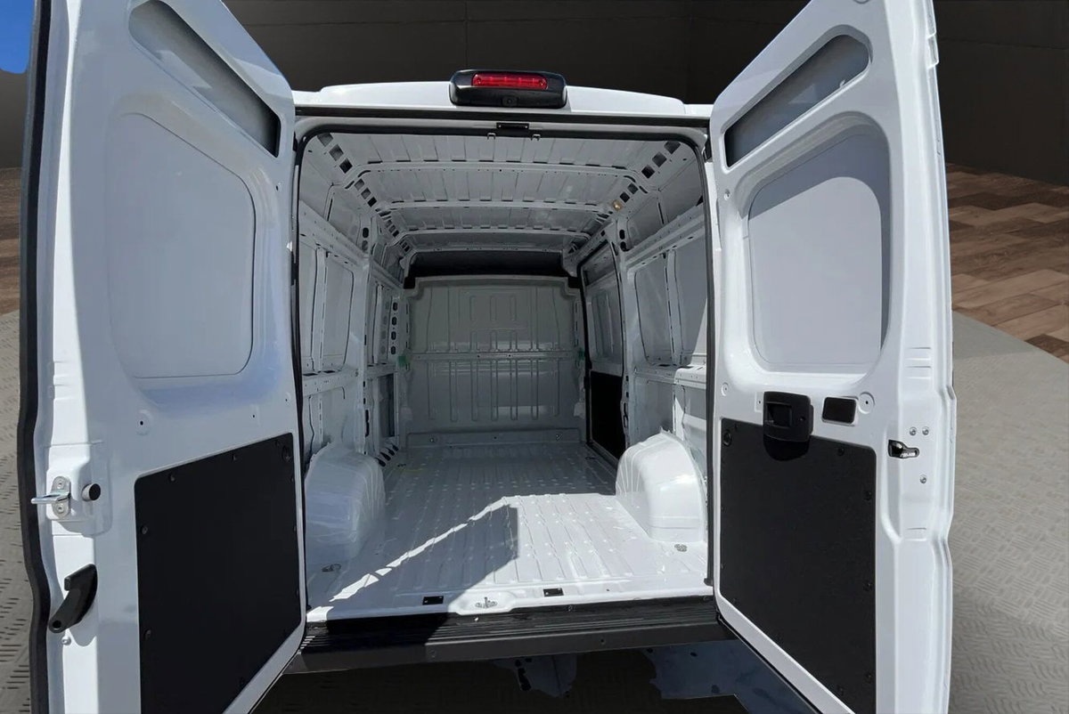 Peugeot Boxer Furgone Heavy 35 L2H2 2.2 diesel 140cv S&S (7)