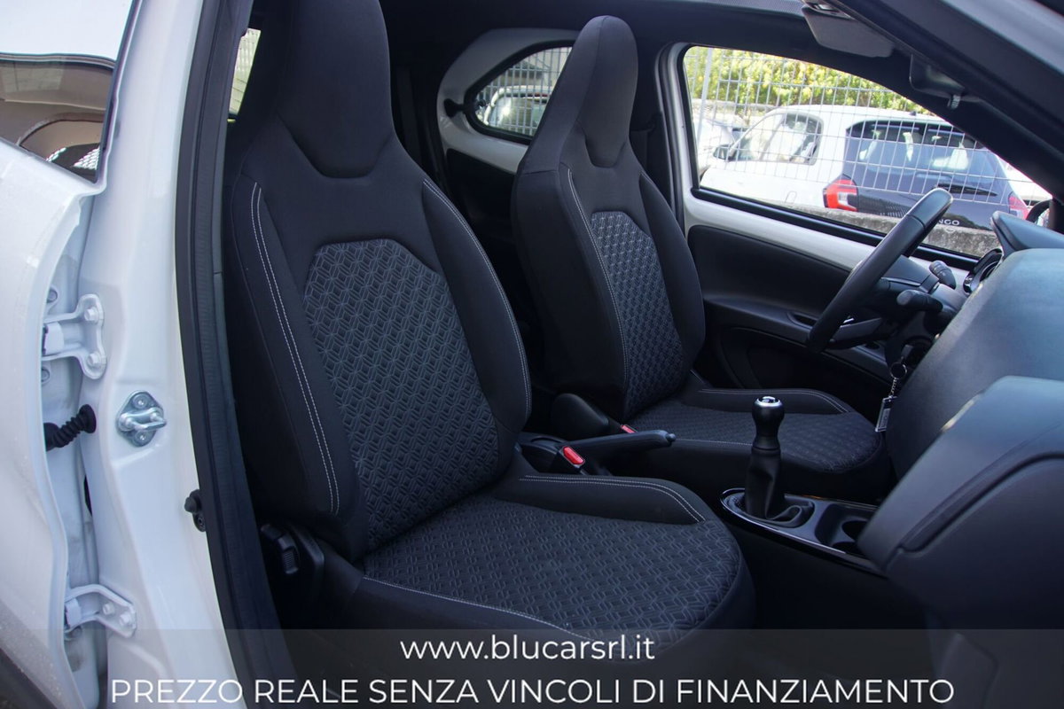 Toyota Aygo X 1.0 Trend Air 72cv s-cvt (11)
