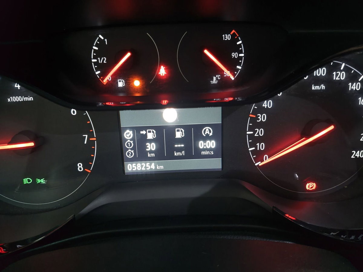 Opel Corsa 1.2 100 CV GS Line (11)