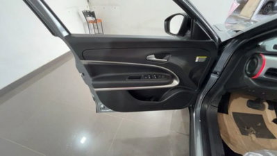 Jeep Avenger 1.2 turbo Summit fwd 100cv (8)
