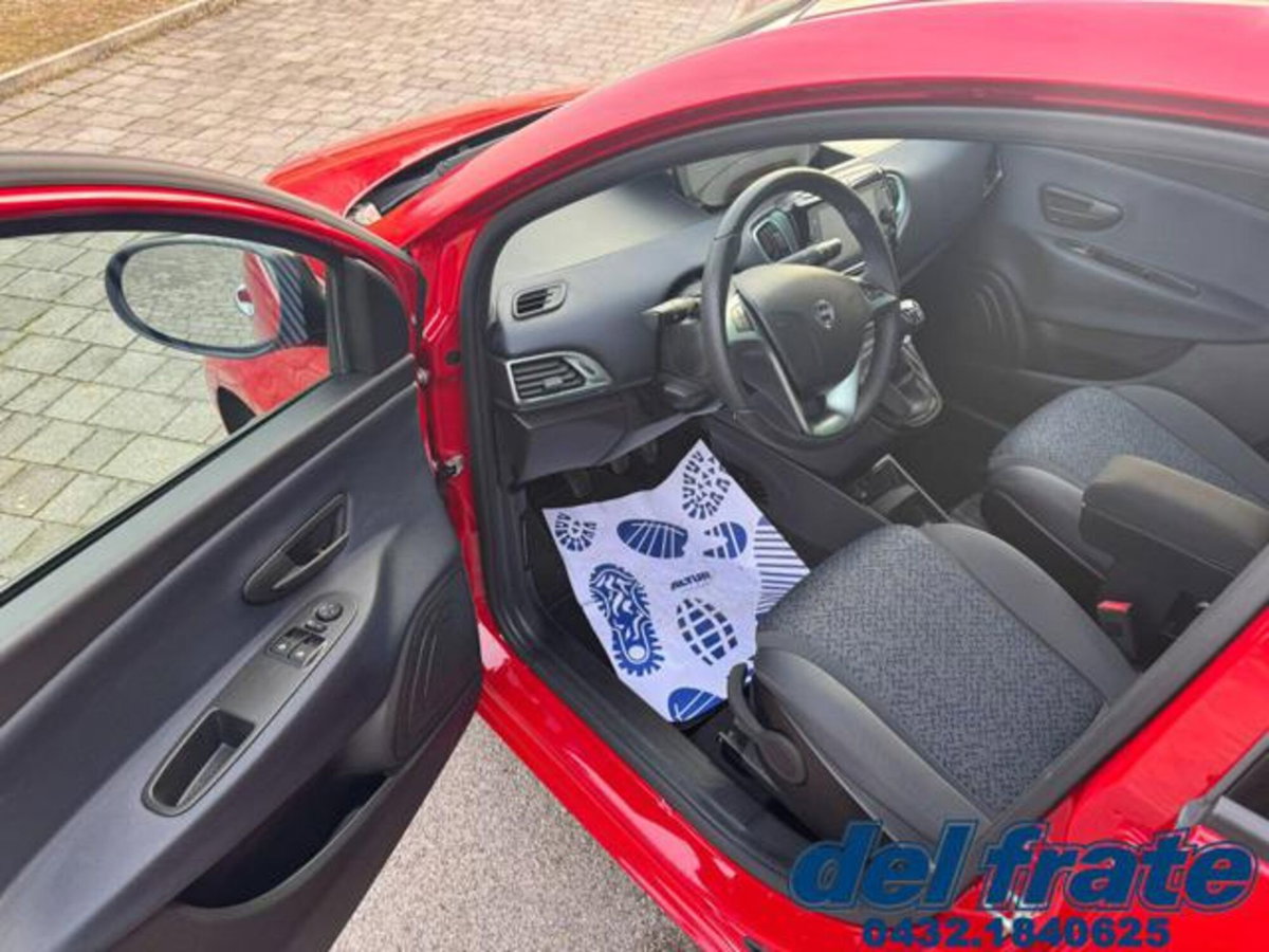 Lancia Ypsilon 1.0 FireFly 5 porte S&S Hybrid Gold Plus (10)