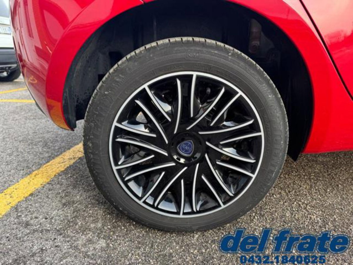 Lancia Ypsilon 1.0 FireFly 5 porte S&S Hybrid Gold Plus (18)