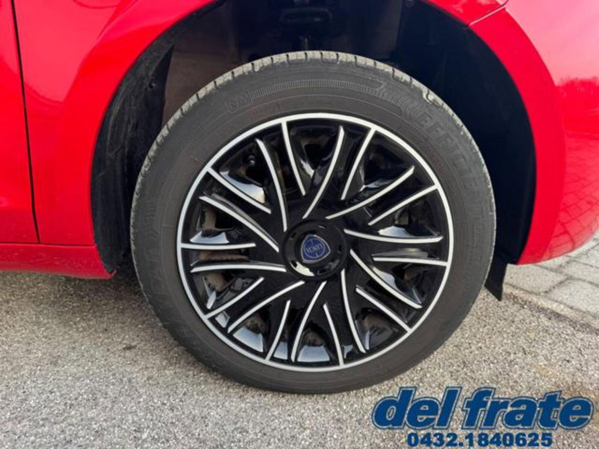 Lancia Ypsilon 1.0 FireFly 5 porte S&S Hybrid Gold Plus (19)