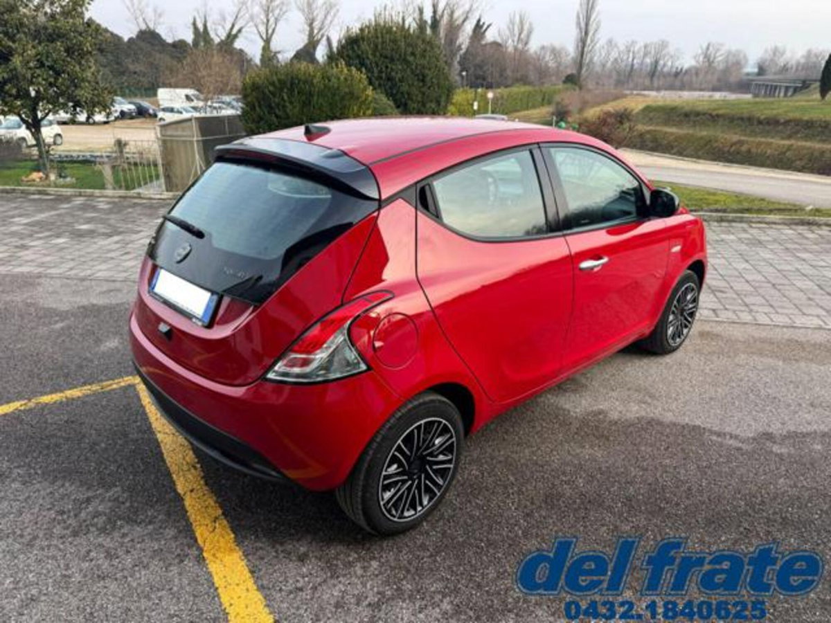 Lancia Ypsilon 1.0 FireFly 5 porte S&S Hybrid Gold Plus (6)