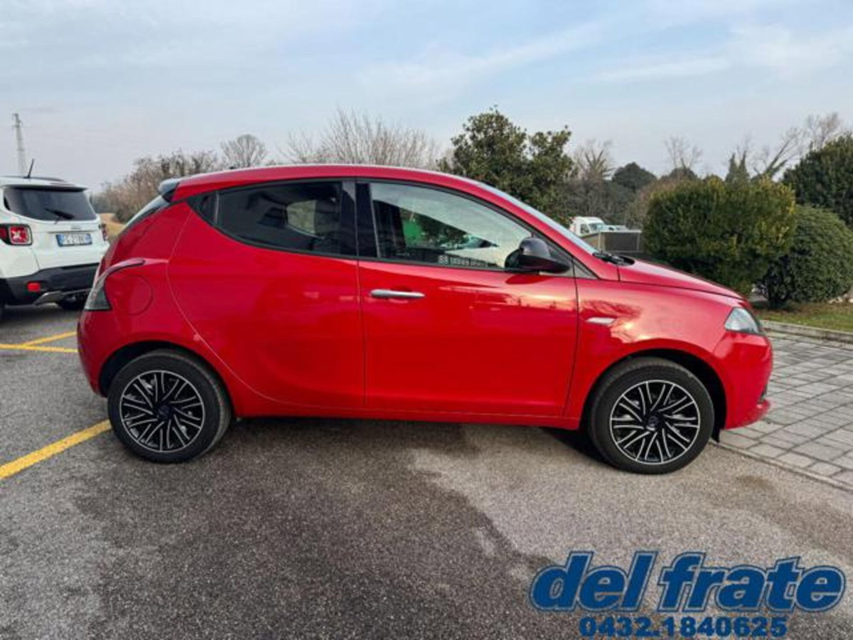 Lancia Ypsilon 1.0 FireFly 5 porte S&S Hybrid Gold Plus (7)