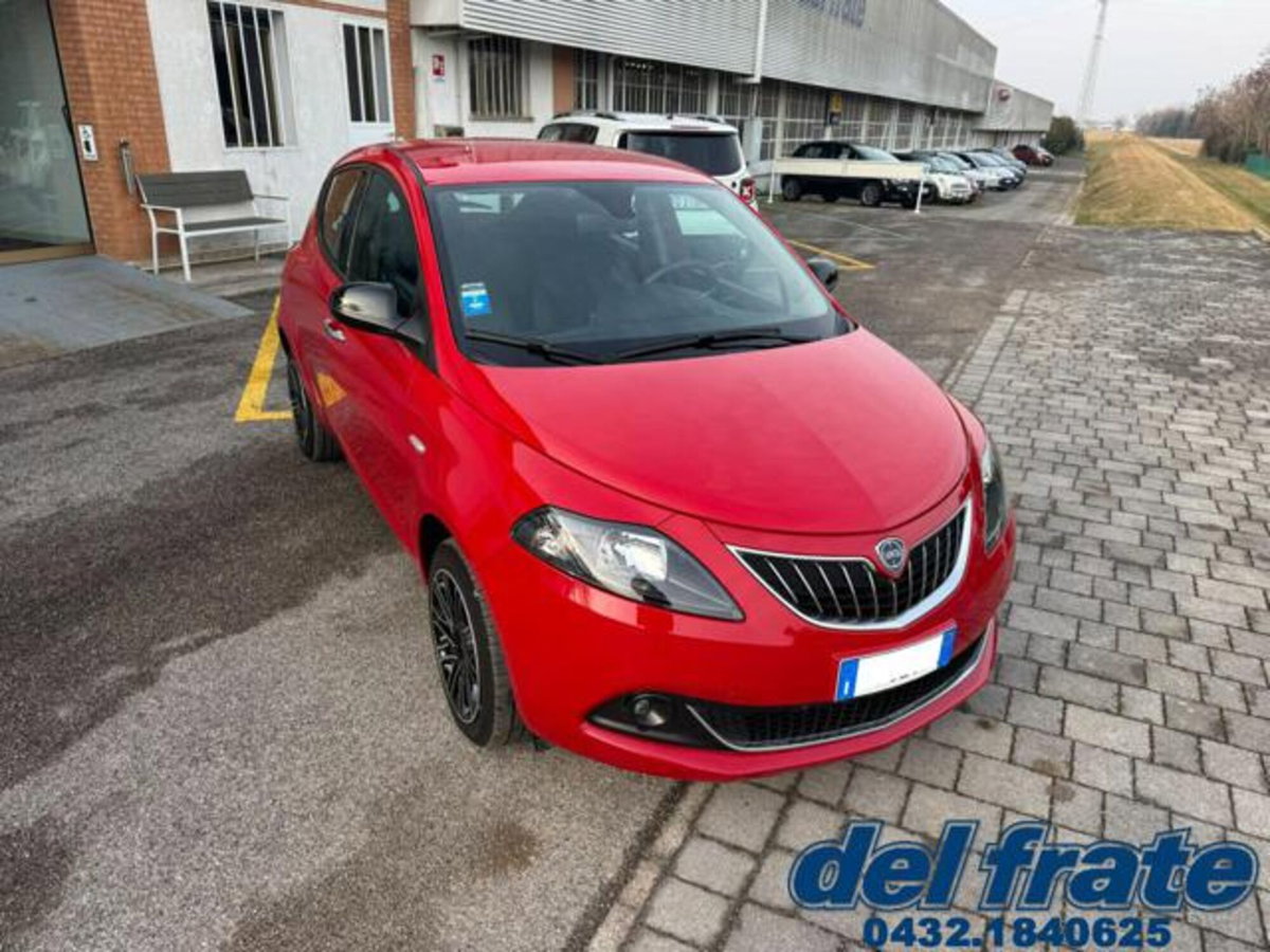 Lancia Ypsilon 1.0 FireFly 5 porte S&S Hybrid Gold Plus (8)