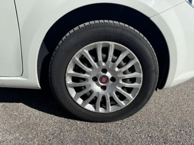 Fiat Punto 1.3 MJT II 75 CV 5 porte Street (19)