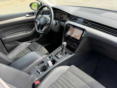 Volkswagen Passat Variant 2.0 TDI SCR 200 CV 4MOTION DSG Executive (8)