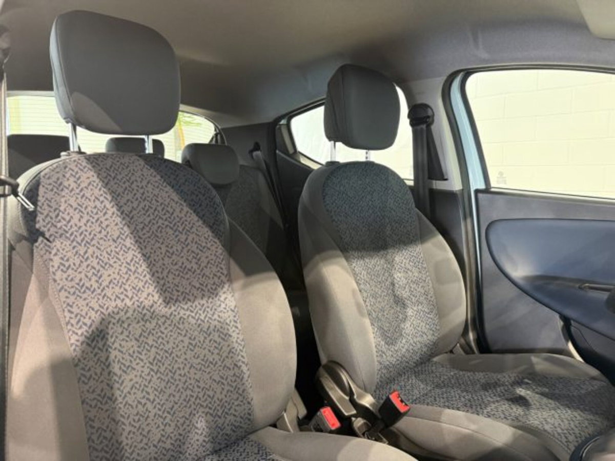 Lancia Ypsilon 1.0 FireFly 5 porte S&S Hybrid Ecochic Gold (14)