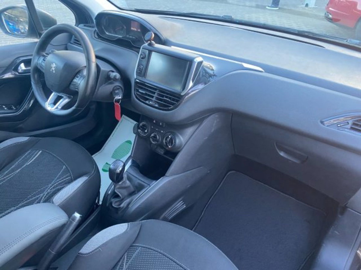 Peugeot 208 HDi 68 CV 5 porte Access (9)