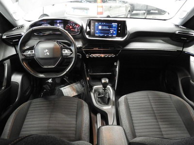 Peugeot 2008 PureTech 100 S&S Active Pack (17)