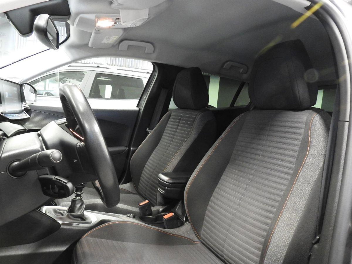 Peugeot 2008 PureTech 100 S&S Active Pack (19)