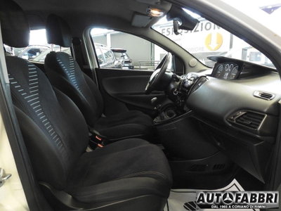 Lancia Ypsilon 1.2 69 CV 5 porte Gold (11)