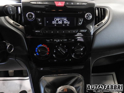 Lancia Ypsilon 1.2 69 CV 5 porte Gold (18)