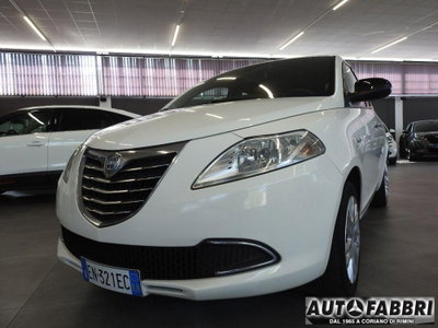 Lancia Ypsilon 1.2 69 CV 5 porte Gold (2)