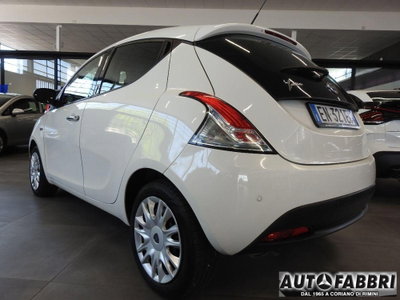 Lancia Ypsilon 1.2 69 CV 5 porte Gold (4)