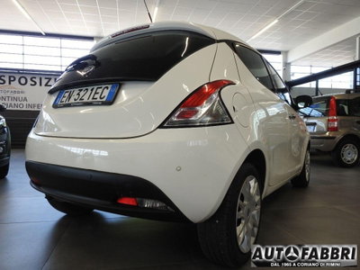 Lancia Ypsilon 1.2 69 CV 5 porte Gold (5)