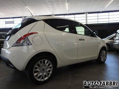 Lancia Ypsilon 1.2 69 CV 5 porte Gold (6)