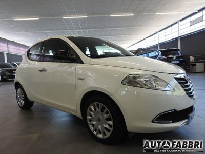 Lancia Ypsilon 1.2 69 CV 5 porte Gold (8)