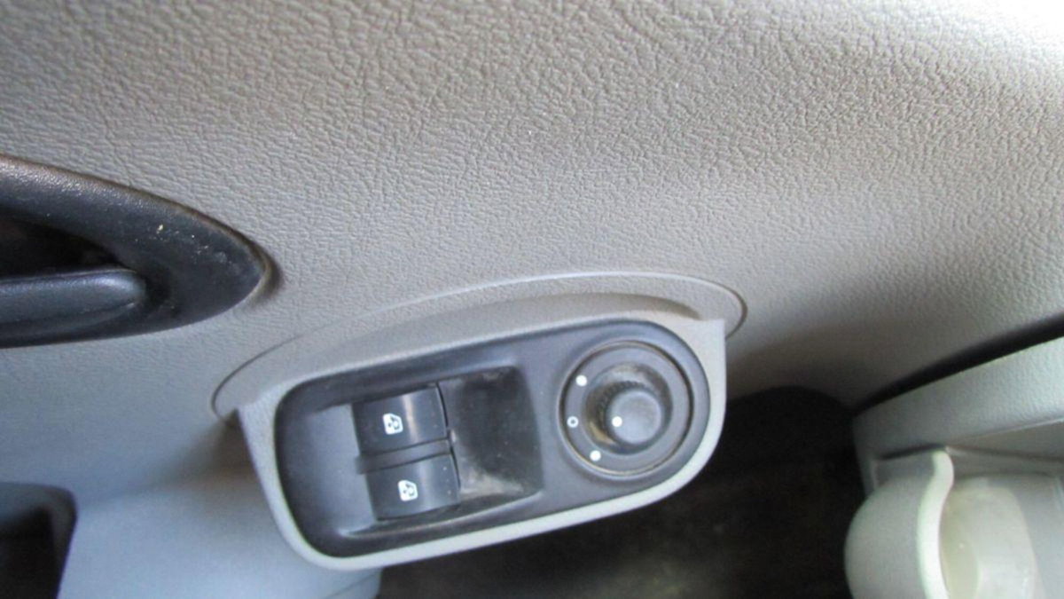 Nissan Interstar Furgone V35 2.5 dCi 120 PC Furgone L (14)