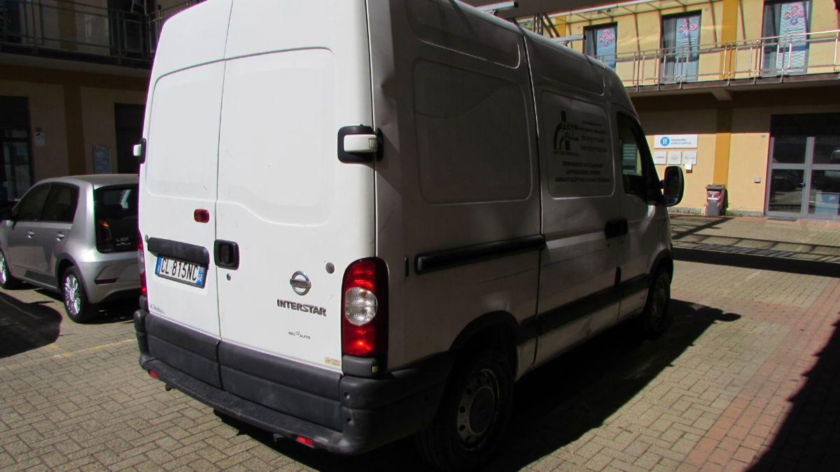 Nissan Interstar Furgone V35 2.5 dCi 120 PC Furgone L (4)