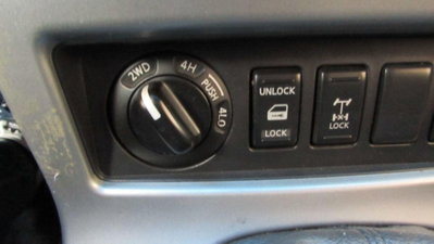 Nissan Navara 2.5 dCi 4 porte Double Cab XE (19)