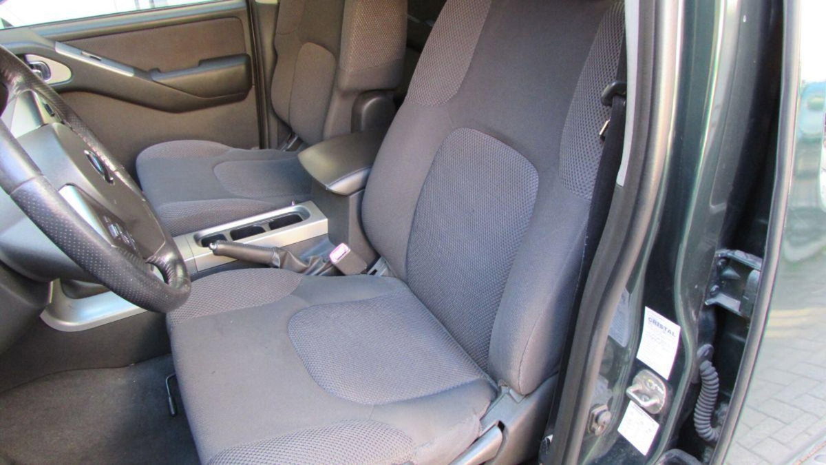 Nissan Navara 2.5 dCi 190CV 4 porte Double Cab XE (9)