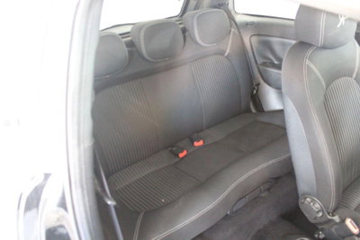Lancia Ypsilon 1.3 MJT 105 CV Sport MomoDesign (11)
