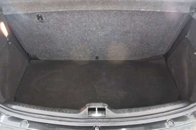 Lancia Ypsilon 1.3 MJT 105 CV Sport MomoDesign (16)
