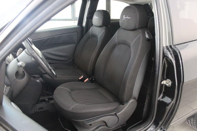 Lancia Ypsilon 1.3 MJT 105 CV Sport MomoDesign (9)