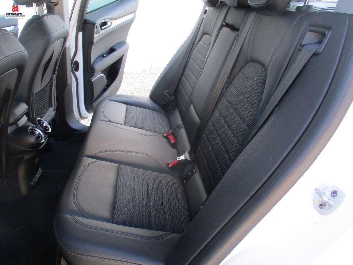 Alfa Romeo Stelvio Stelvio 2.2 Turbodiesel 190 CV AT8 Q4 Sprint (16)