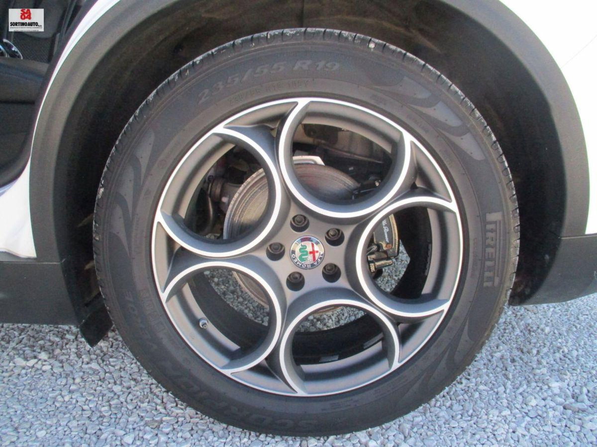 Alfa Romeo Stelvio Stelvio 2.2 Turbodiesel 190 CV AT8 Q4 Sprint (7)