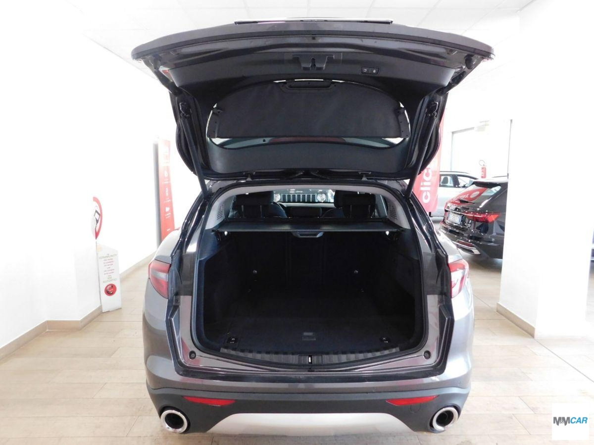 Alfa Romeo Stelvio Stelvio 2.2 Turbodiesel 160 CV AT8 RWD Sprint (14)