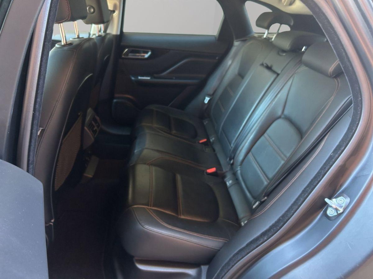 Jaguar F-Pace 2.0 D 180 CV aut. R-Sport (12)