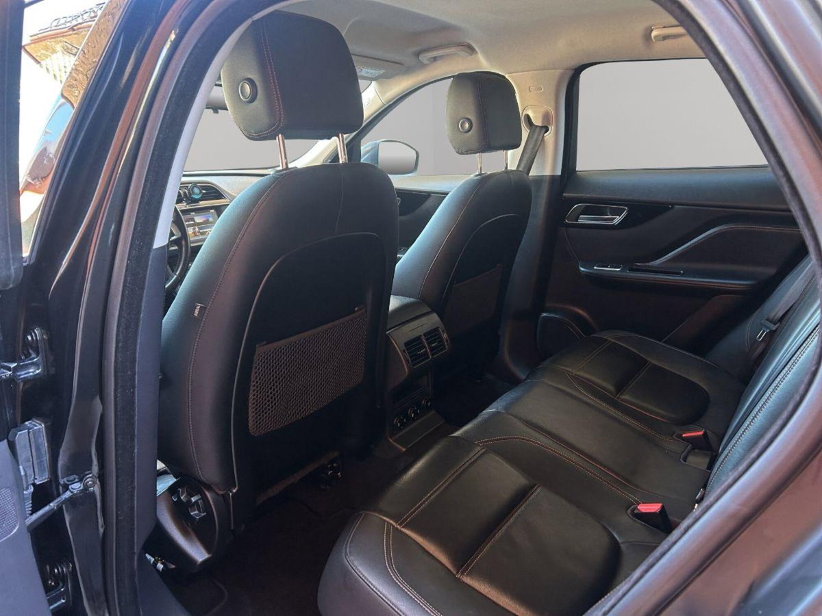 Jaguar F-Pace 2.0 D 180 CV aut. R-Sport (13)