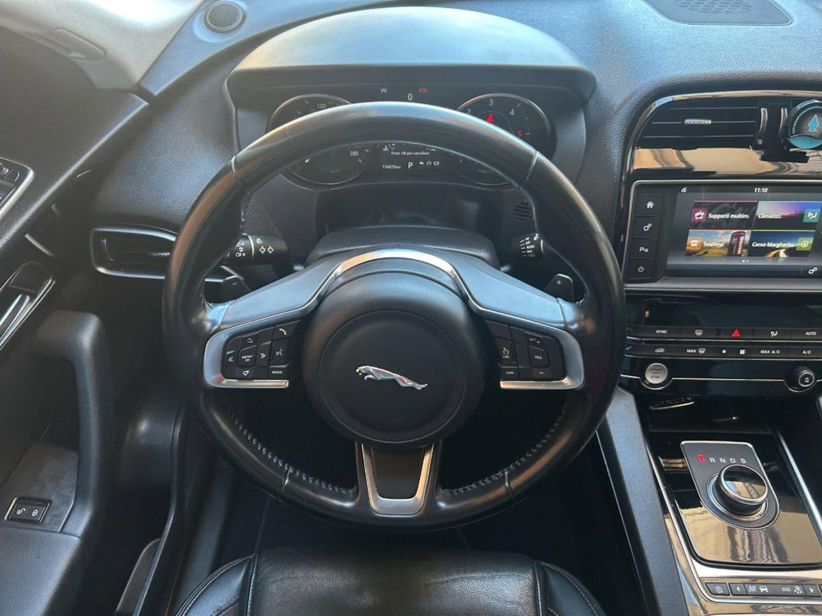 Jaguar F-Pace 2.0 D 180 CV aut. R-Sport (17)