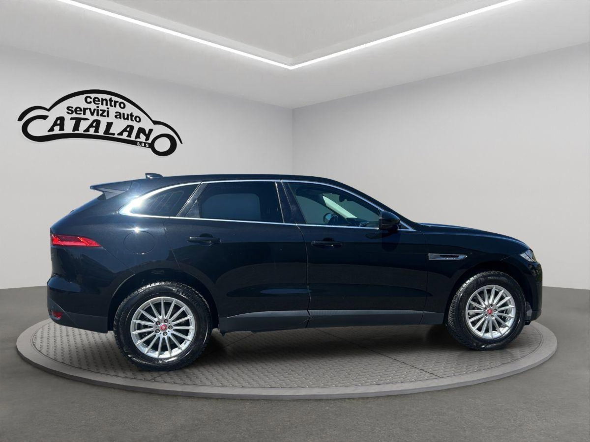 Jaguar F-Pace 2.0 D 180 CV aut. R-Sport (6)
