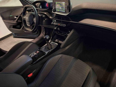 Peugeot 2008 PureTech 130 S&S EAT8 Allure Pack (14)