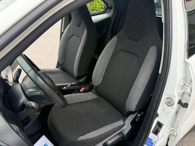Toyota Aygo X 1.0 VVT-i 72 CV 5 porte Limited Air (8)