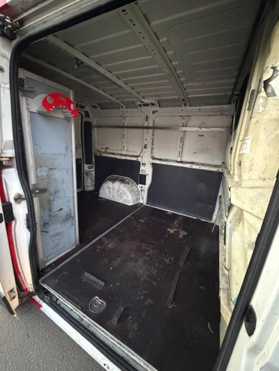 Peugeot Boxer Furgone 330 2.2 HDi/110CV FAP PC-TN Combi Comfort (13)
