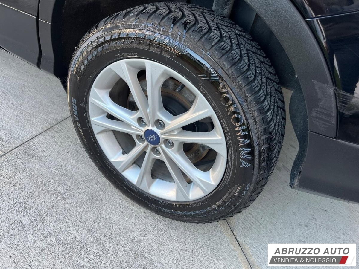 Ford Kuga 2.0 TDCI 150 CV S&S 4WD Titanium X (19)