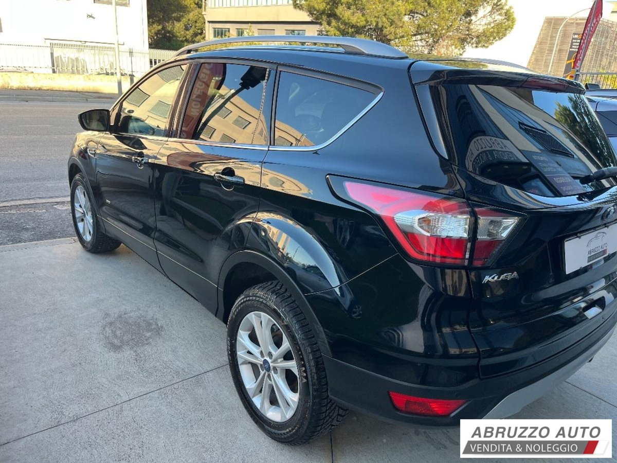 Ford Kuga 2.0 TDCI 150 CV S&S 4WD Titanium X (6)