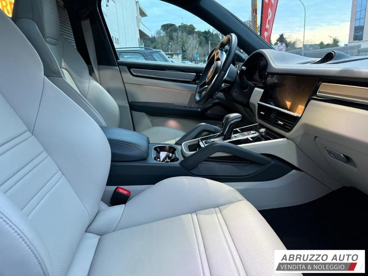 Porsche Cayenne 3.0 V6 (9)